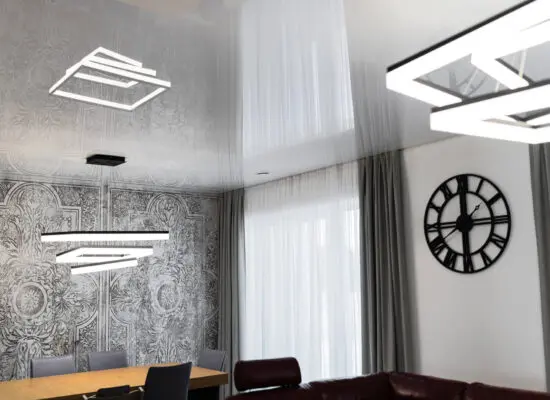 sufit napinany efekt połysk
